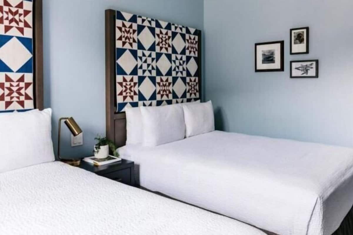 Hypo-allergenic bedding, in-room safe, iron/ironing board