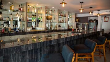 3 bars/lounges, swim-up bar, poolside bar