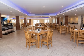 Breakfast, lunch and dinner served