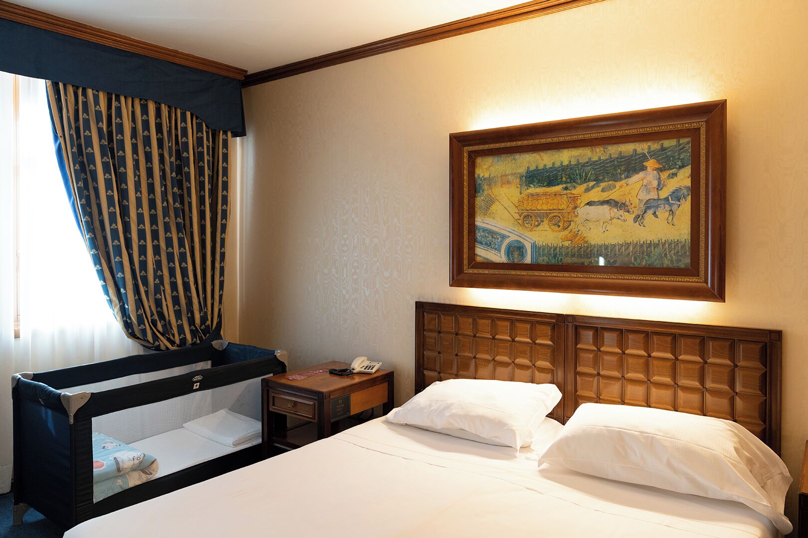 Luxe beddengoed, een minibar, een kluis op de kamer, een bureau