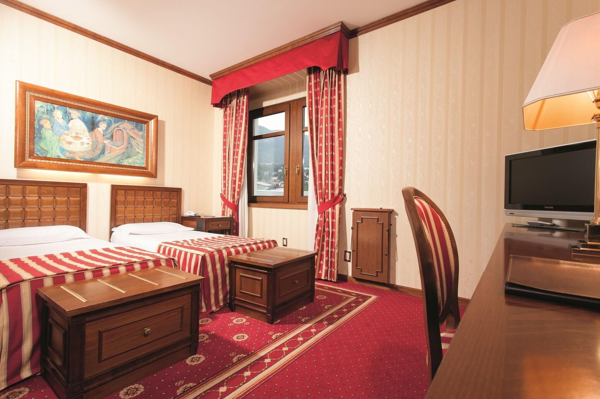 Ropa de cama de alta calidad y minibar 