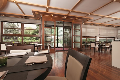 Breakfast, lunch and dinner served. Grand Hotel Trento