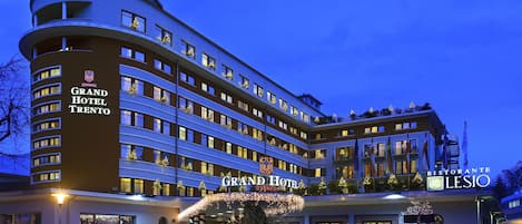 Façade de lâhĂ©bergement - soirĂ©e/nuit