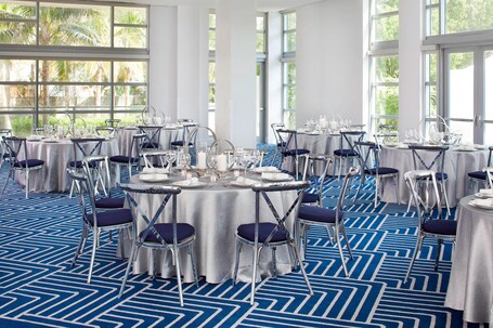 Cadillac Hotel Beach Club, Autograph Collection - Image 12