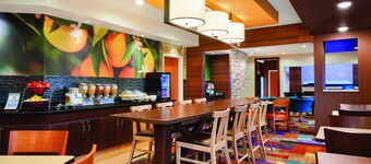 Fairfield Inn & Suites Lansing West