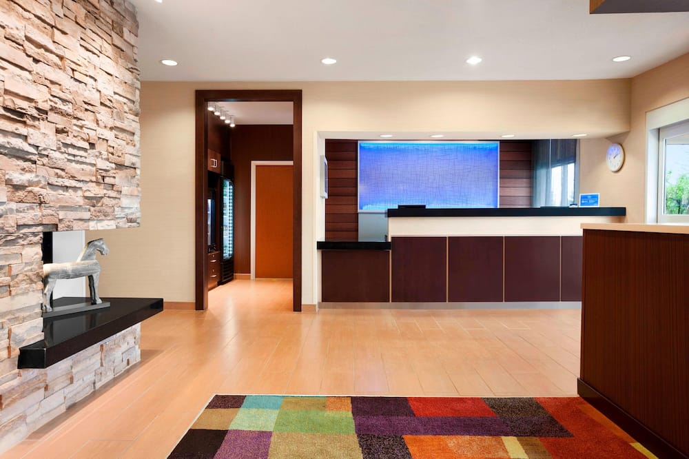 Fairfield Inn & Suites Lansing West