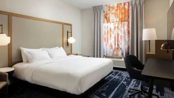 Huone, 1 suuri parisänky | Työpöytä, pimennysverhot, silitysrauta/-lauta, ilmainen Wi-Fi