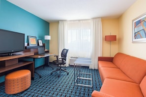 Executive Suite, 1 King Bed with Sofa bed, Non Smoking | Living area | 42-inch TV with satellite channels, Netflix, Hulu