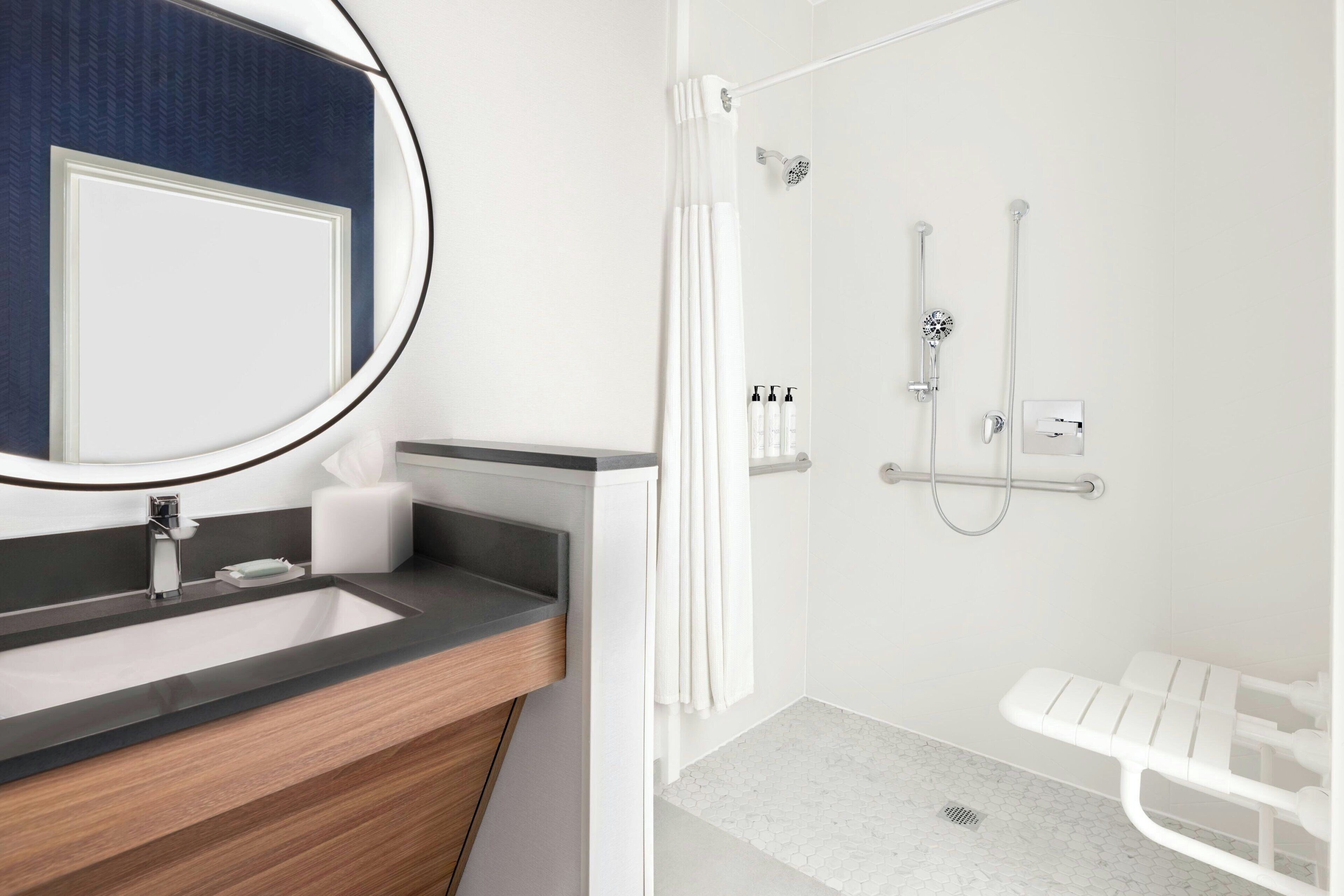 combined shower/bathtub, free toiletries, hair dryer, towels