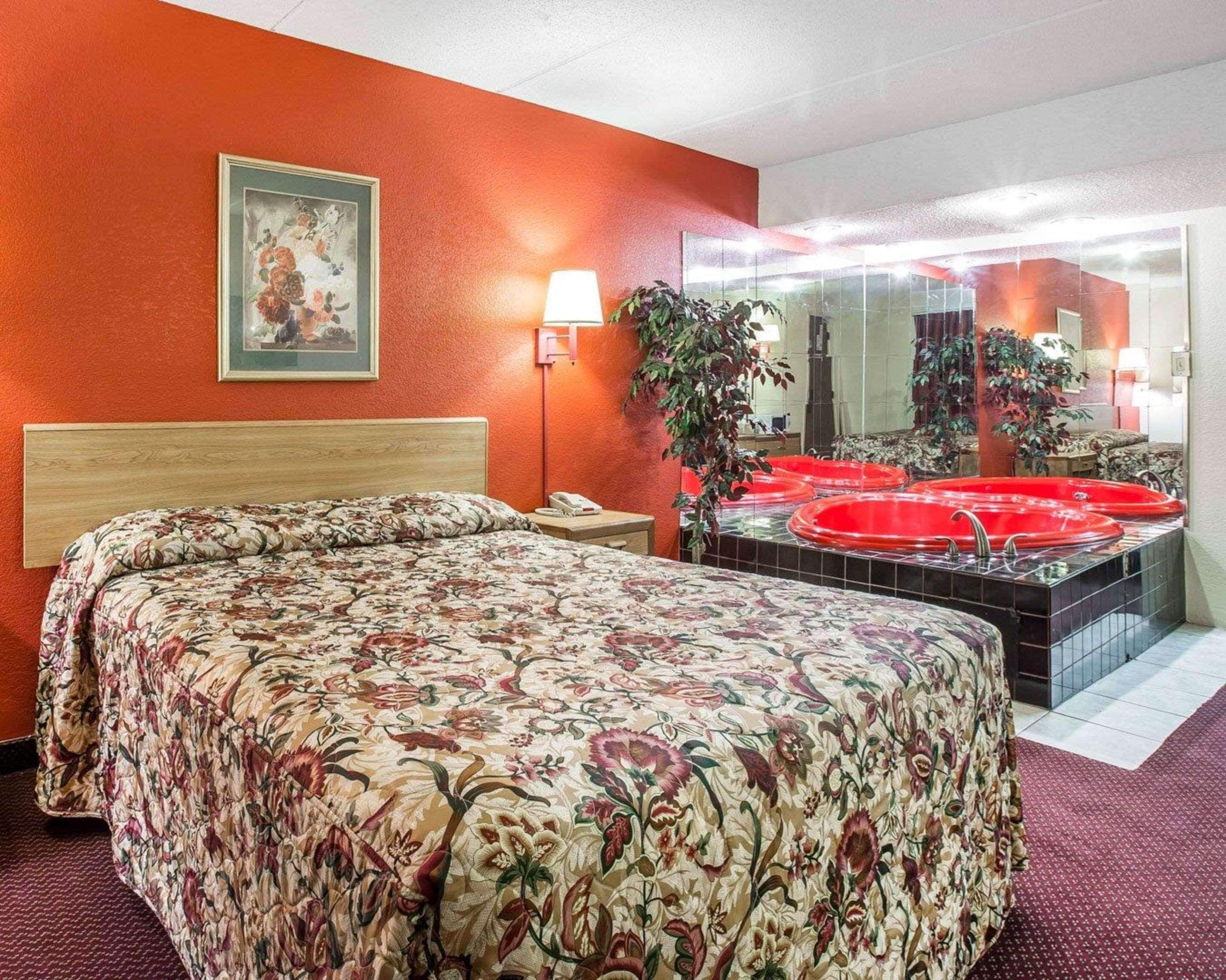 Zimmersafe, Bügeleisen/Bügelbrett, Babybetten, Zustellbetten