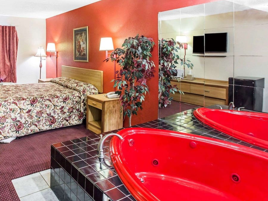 Cofres nos quartos, ferros/tábuas de passar roupa, berços (sobretaxa)