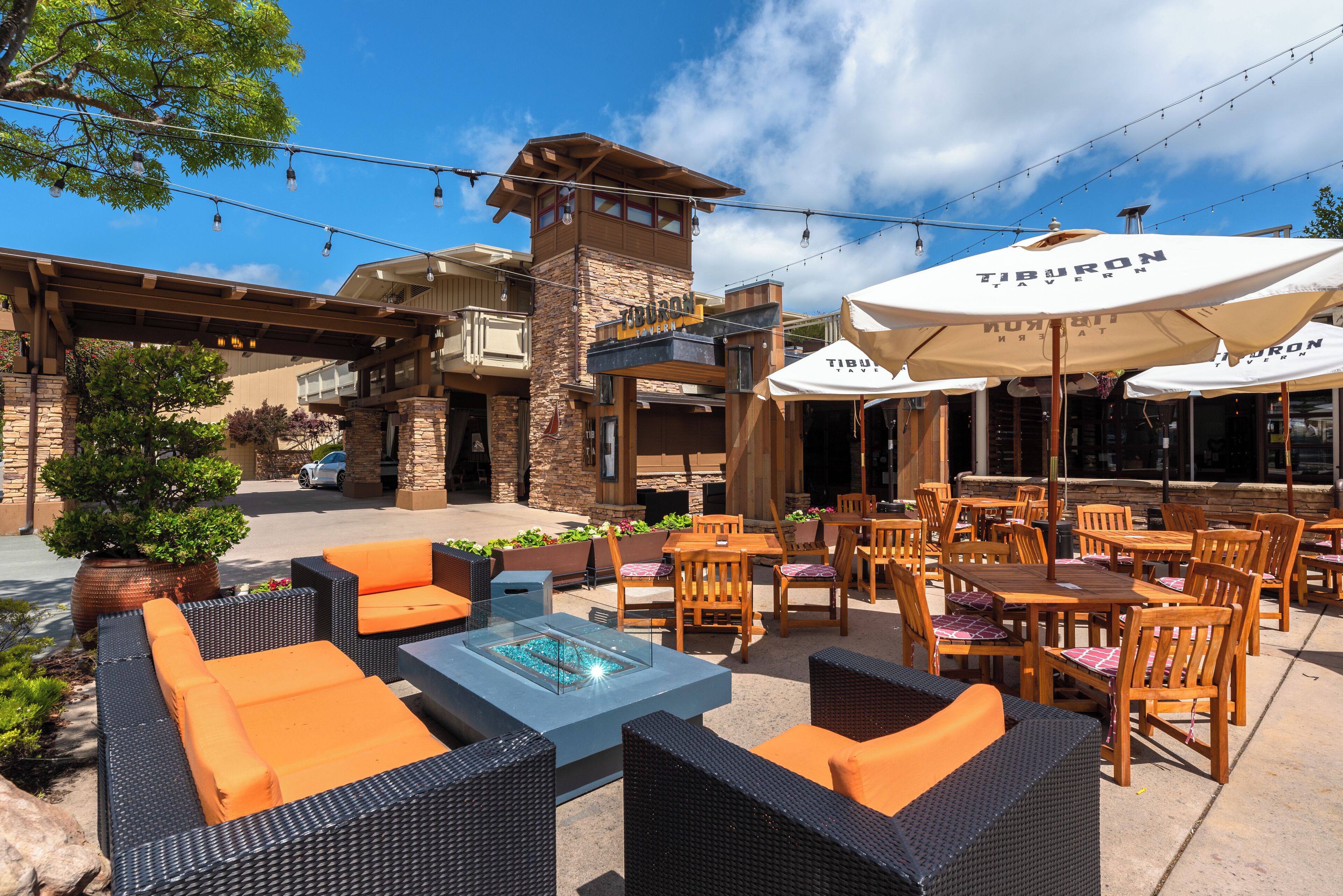 Se sirven desayunos, comidas, cenas y cocina americana 