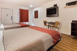 遮光窗帘、免费 WiFi、床单