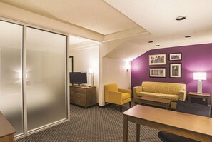 Junior Suite, 1 King Bed, Non Smoking | Premium bedding, desk, laptop workspace, iron/ironing board