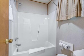 샤워기/욕조 결합, 타월, 비누, 화장지