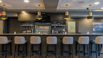 Bar (trong khuôn viên)