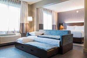 Suite, 1 camera da letto | Materassi a doppio strato, una cassaforte in camera, una scrivania