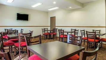 TĂ€gliches inbegriffenes kontinentales FrĂŒhstĂŒck