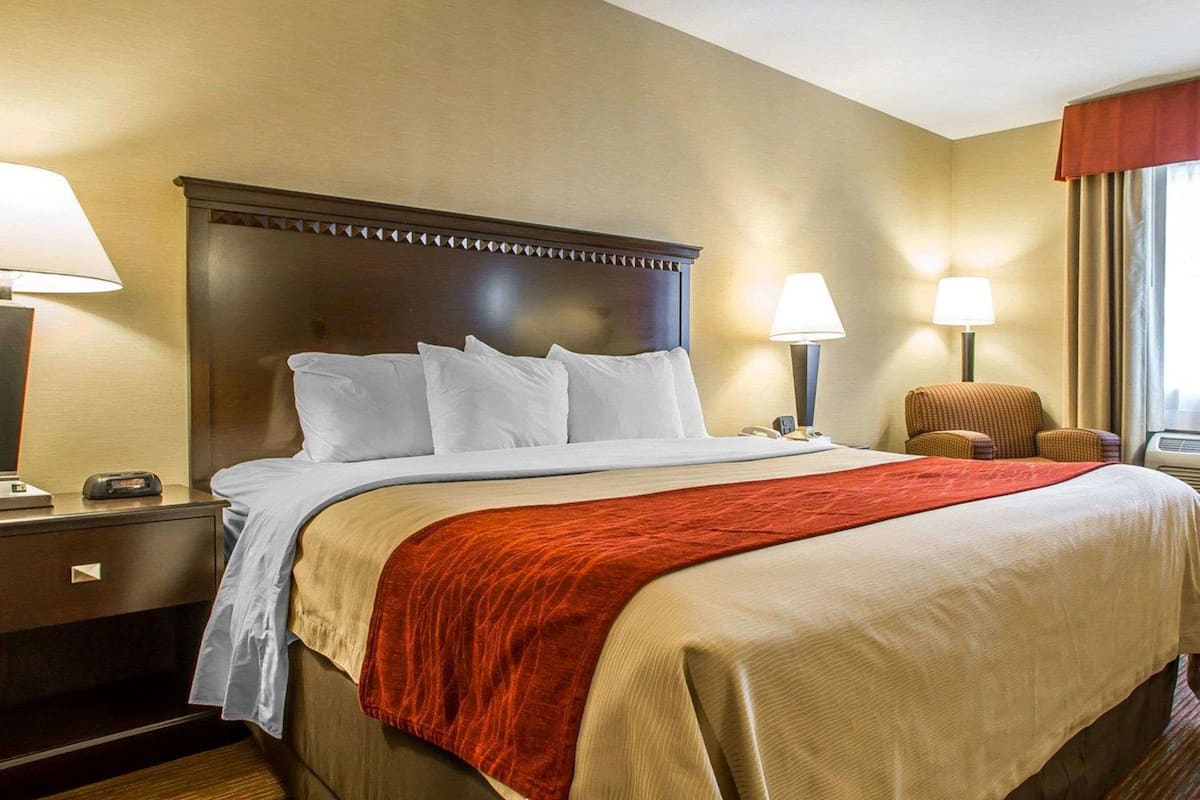 Fer et planche à repasser, Wi-Fi gratuit, draps fournis, réveils