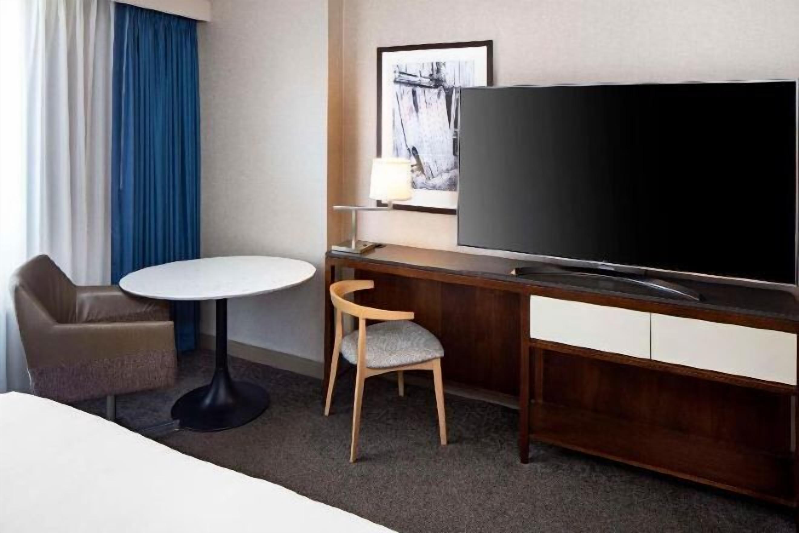 高級寢具、羽絨被、房內夾萬、遮光窗簾/窗簾