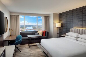 Down duvets, in-room safe, desk, blackout curtains - Hyatt Regency Wichita (Wichita)