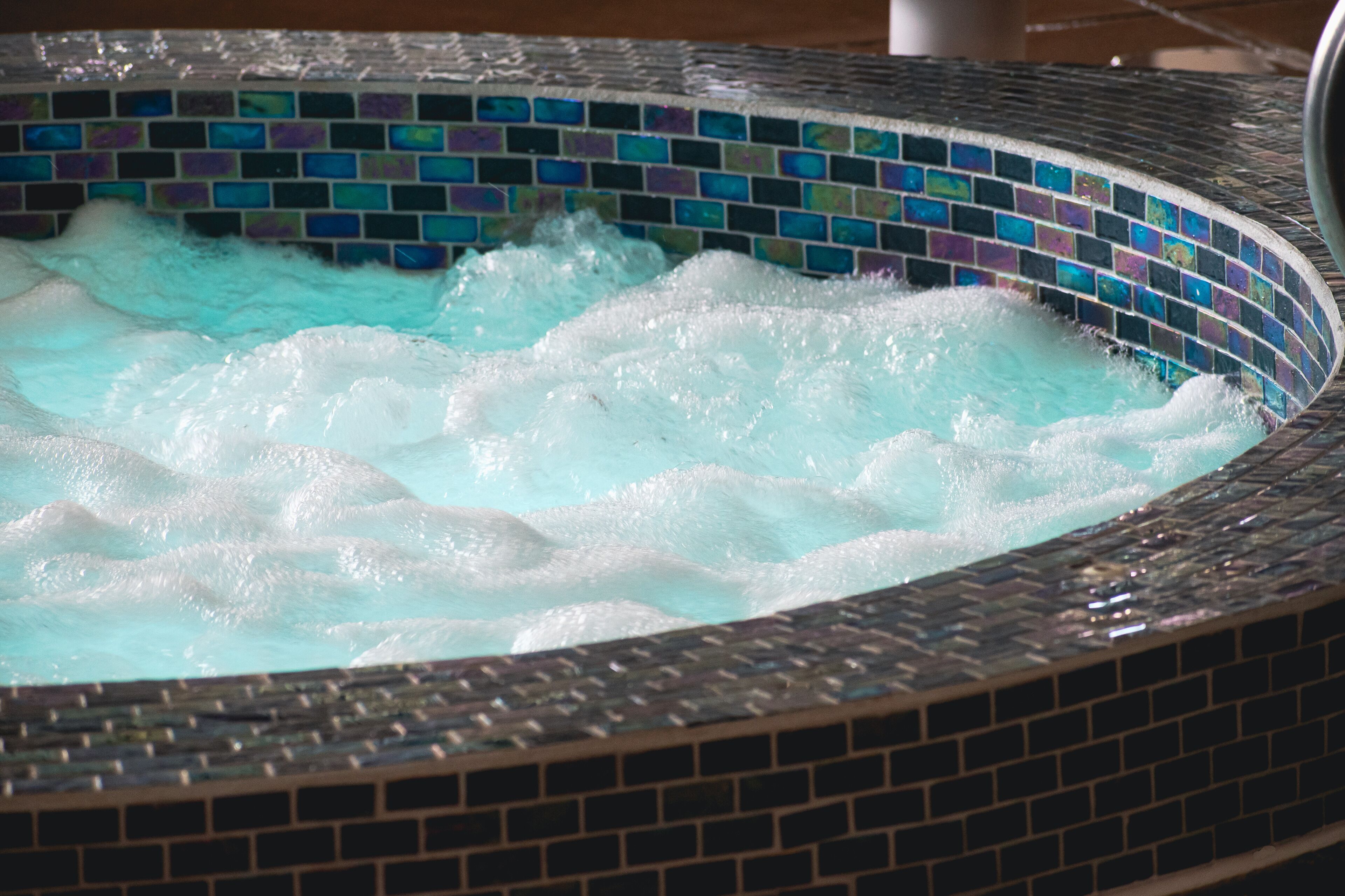 indoor spa tub