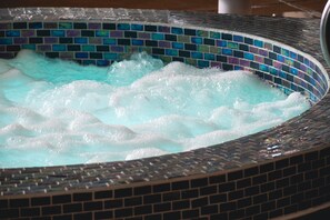 مغطس سبا داخلي