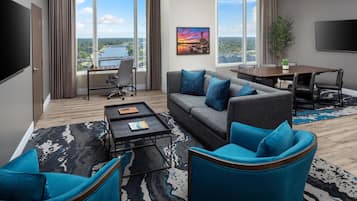 Down comforters, in-room safe, desk, blackout drapes