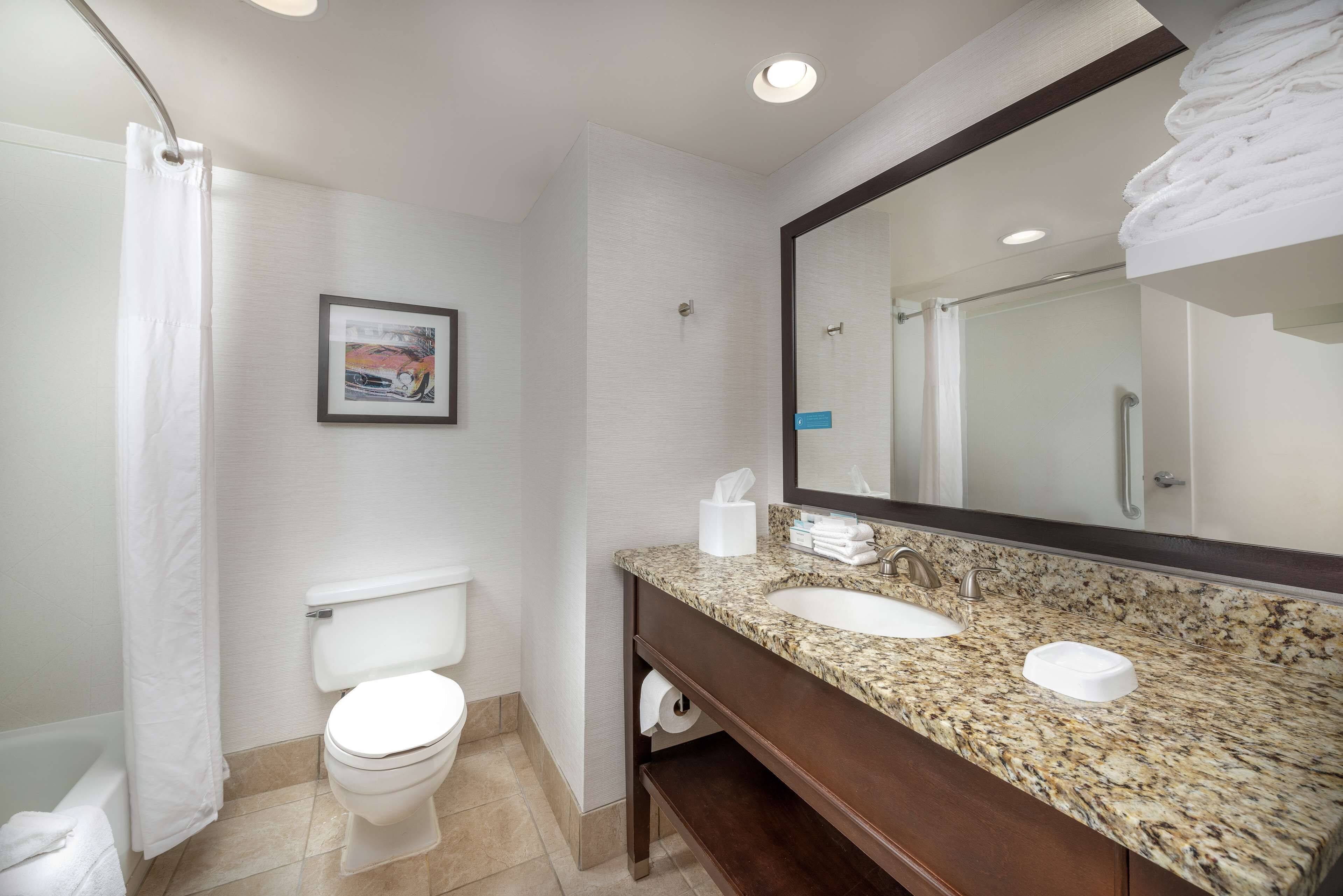 free toiletries, towels