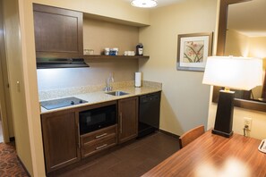 Two doubles suite sofabed non smoking | Private kitchen | Fridge, microwave, stovetop, dishwasher