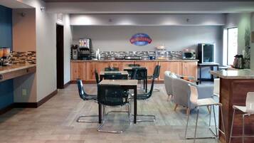 Free daily continental breakfast