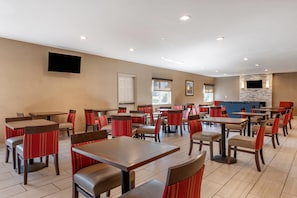 Free daily full breakfast  - Comfort Inn Romeoville - Bolingbrook (Romeoville)