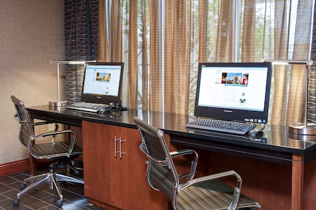 Business center. Hampton Inn Columbus/Taylorsville/Edinburgh