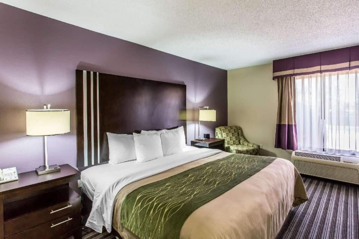 Premium bedding, in-room safe, desk, blackout drapes