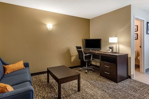 1 bedroom, premium bedding, in-room safe, desk