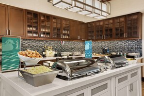 Free daily buffet breakfast  - Homewood Suites by Hilton Kansas City-Airport (Kansas City)