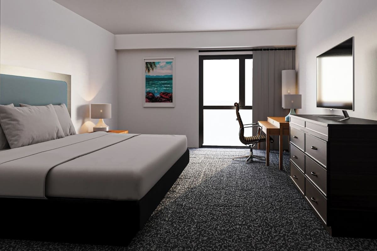 Standard Room, 1 King Bed | In-room safe, desk, laptop workspace, iron/ironing board