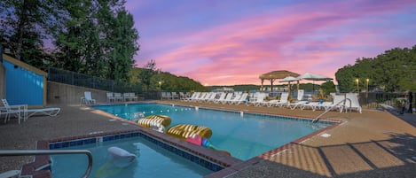 Seasonal outdoor pool, pool umbrellas
