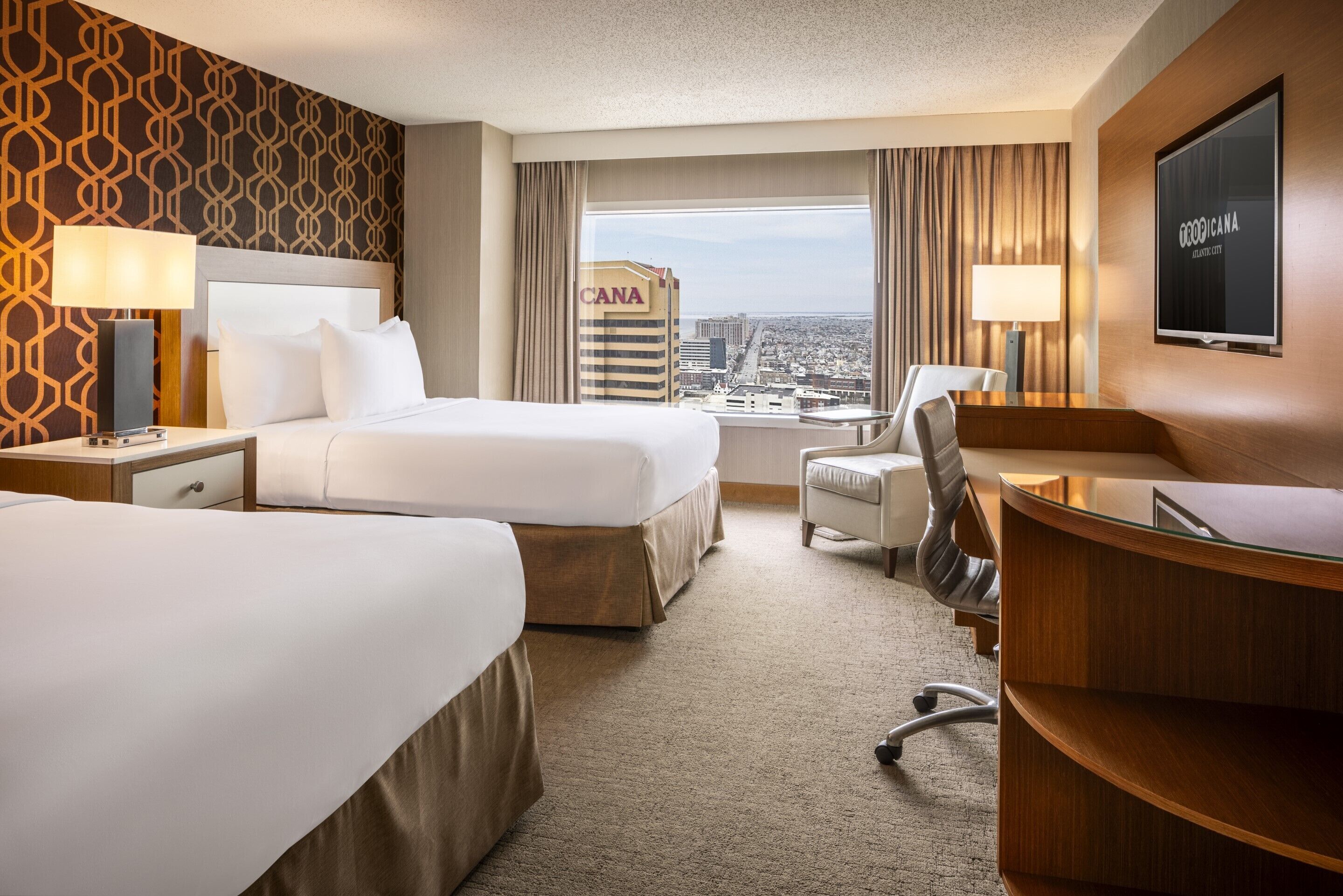 HAVANA DELUXE ROOM 2 QUEEN NON-SMOKING | Allergikerbettwaren, Pillowtop-Betten, Zimmersafe, Schreibtisch