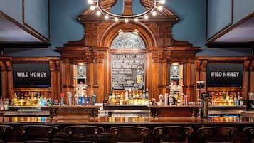 15 Bars/Lounges