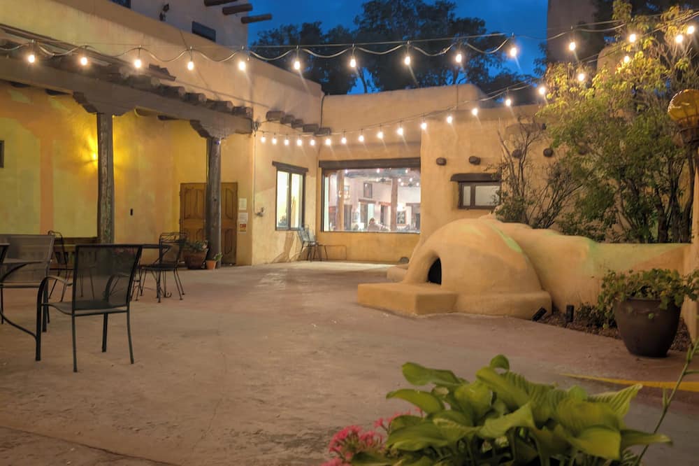 Sagebrush Inn & Suites