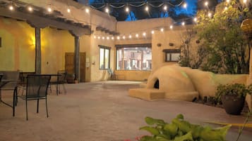 Petit déjeuner et dßner servis sur place