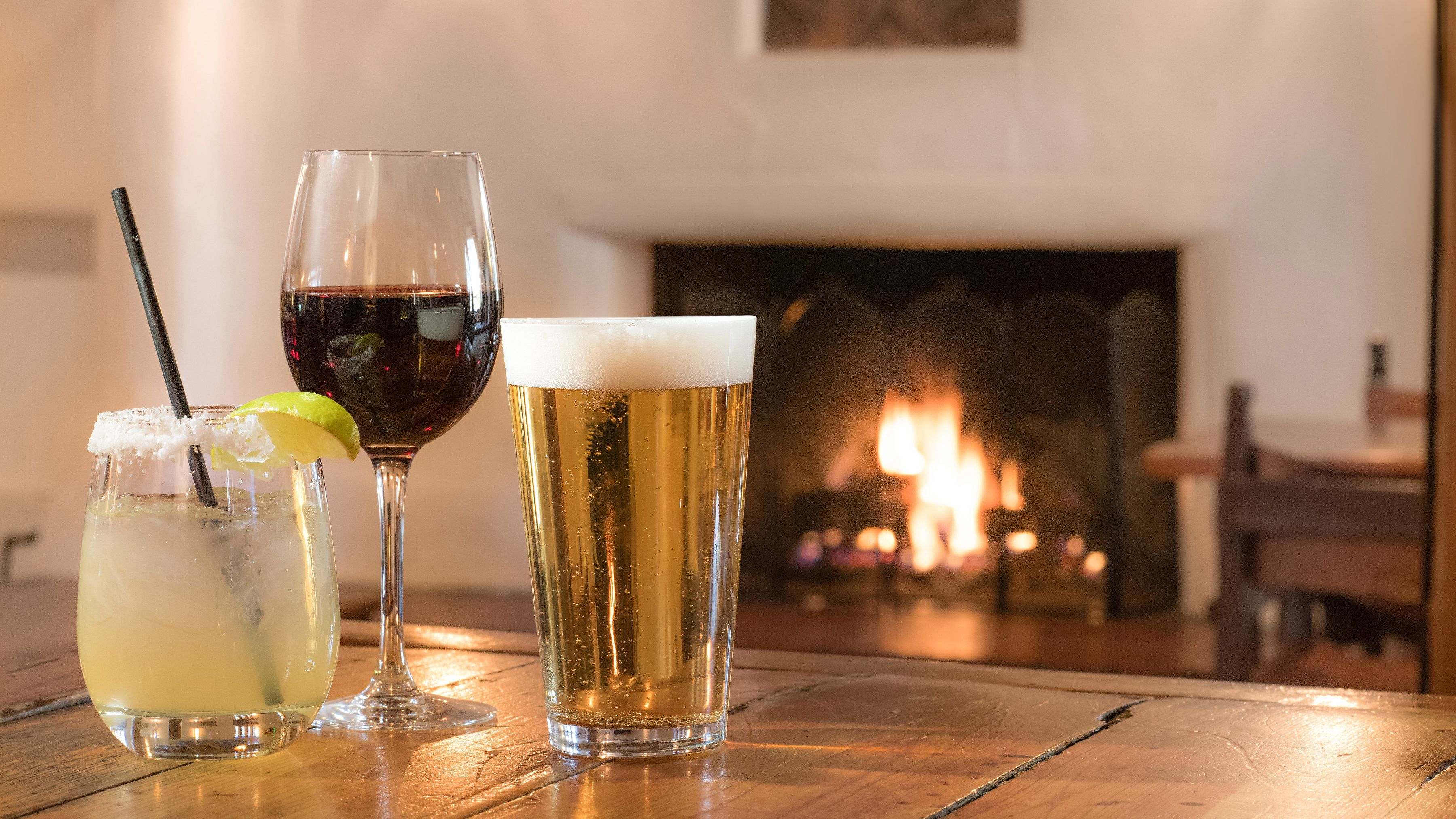 Breakfast and dinner served