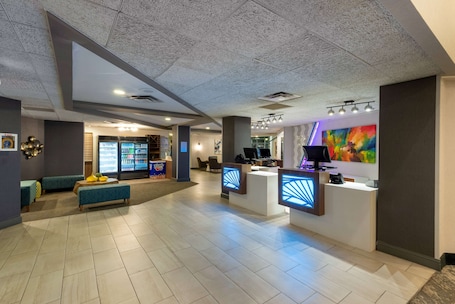 Lobby. 41 Lakefront Hotel, Trademark Collection By Wyndham