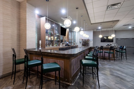 Bar (on property). 41 Lakefront Hotel, Trademark Collection By Wyndham