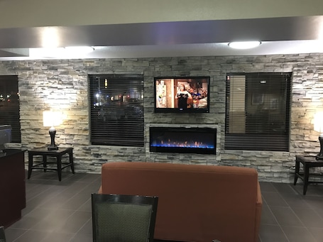 Lobby lounge. Holiday Inn Express London by IHG