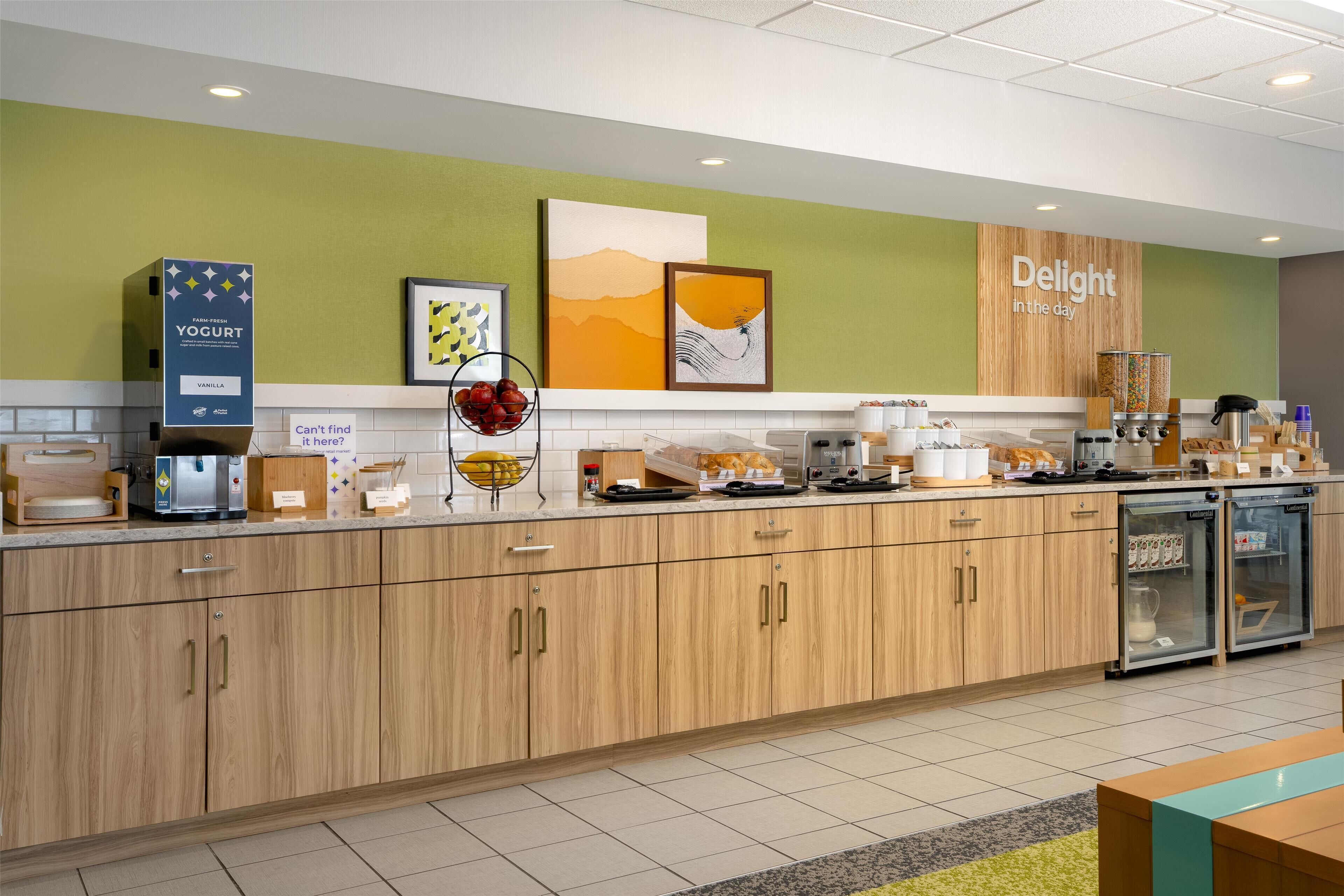 free daily continental breakfast