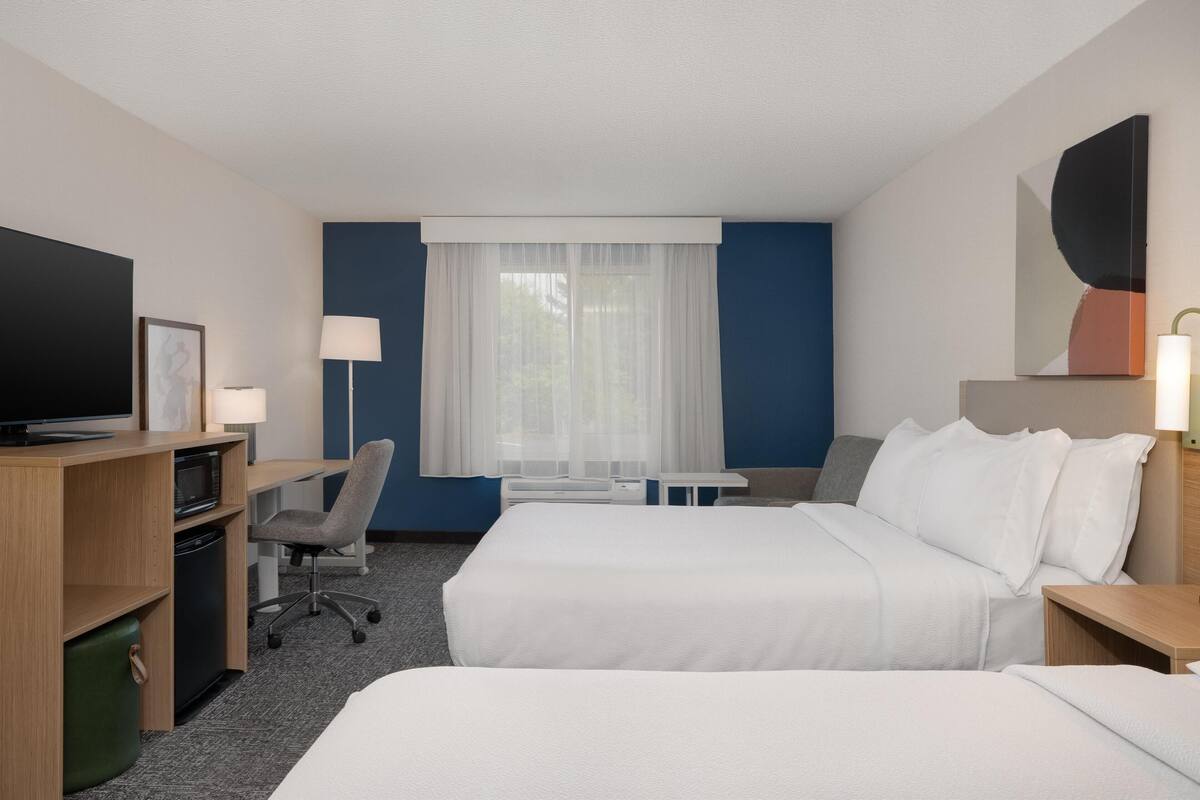 Room, Multiple Beds | Desk, blackout drapes, iron/ironing board, cribs (free)