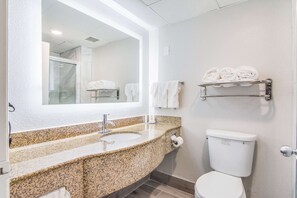 Combined shower/bathtub, free toiletries, hair dryer, towels - Clarion Pointe South Boston - Danville East (South Boston)