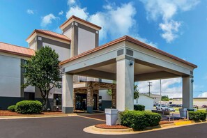 Exterior - Clarion Pointe South Boston - Danville East (South Boston)